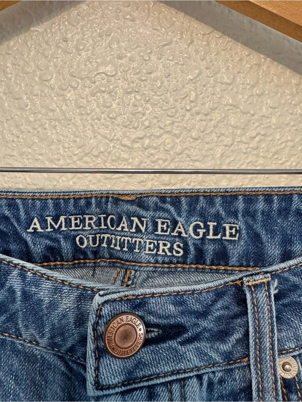 American Eagle Outfitters Distressed Blue Denim Cropped Jeans 5-Pocket